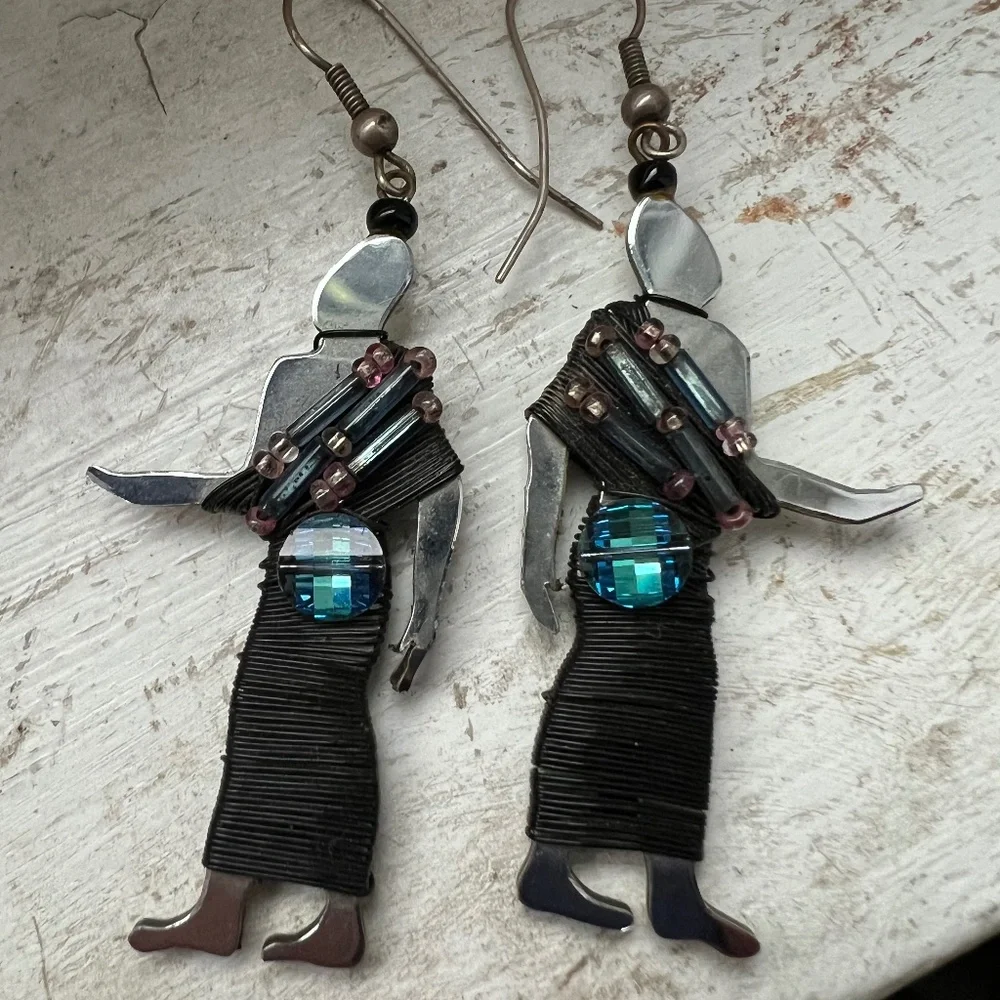 *Rare Find* LizTech Vintage Hand Crafted Standing Egyptian Earrings (1987) - Picture 1 of 4